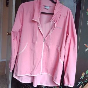 Columbia jacket light weight.